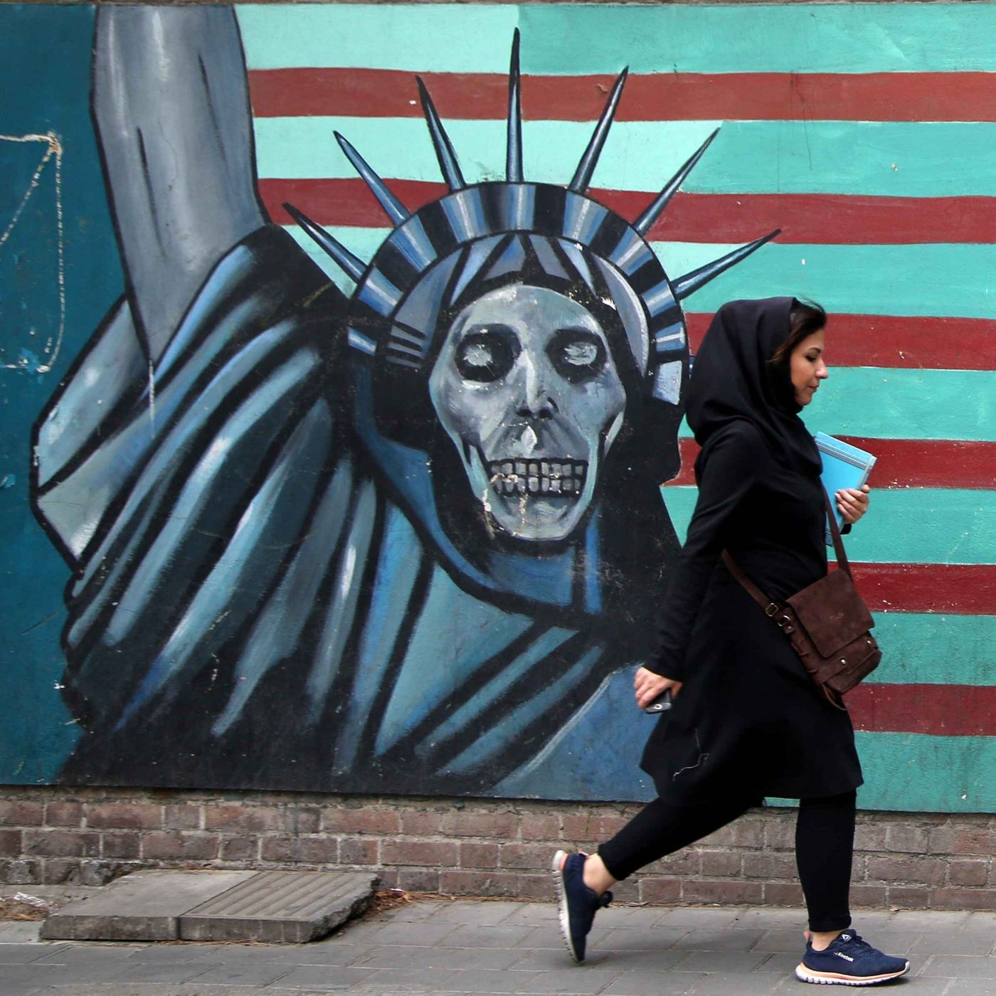 Trump vs Iran: deal or war?