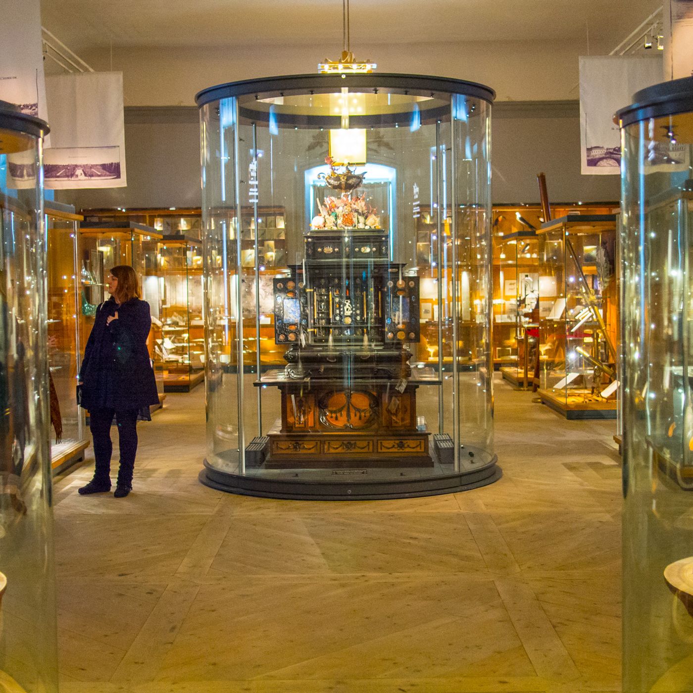 Mi presenti il monumento ? cover art