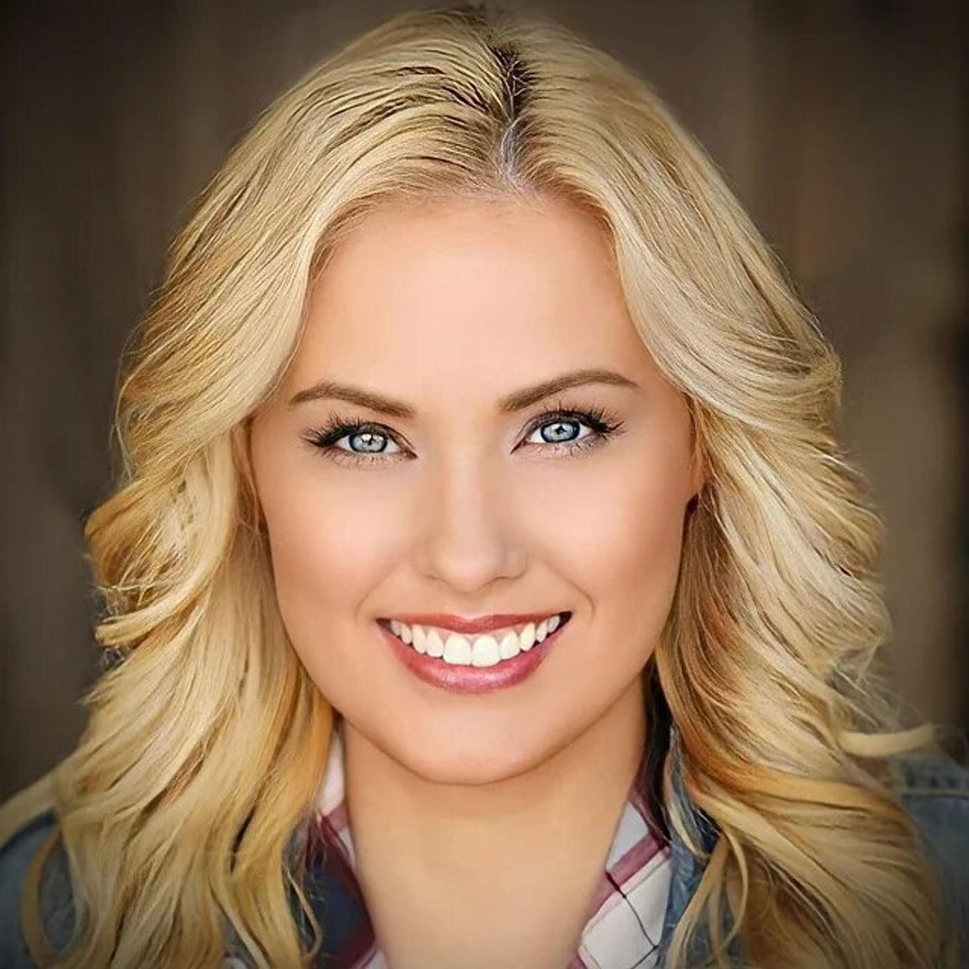 Darcy Donavan, Film & TV Actress "Anchorman, "Parks & Rec", "Modern Family", Producer, Crypto Queen Flash Segment