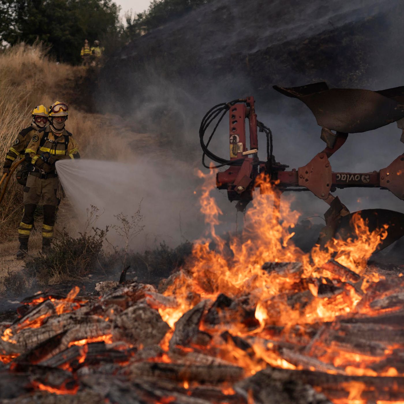 Tertulia La Trinchera. Los incendios pillan a Sánchez de vacaciones