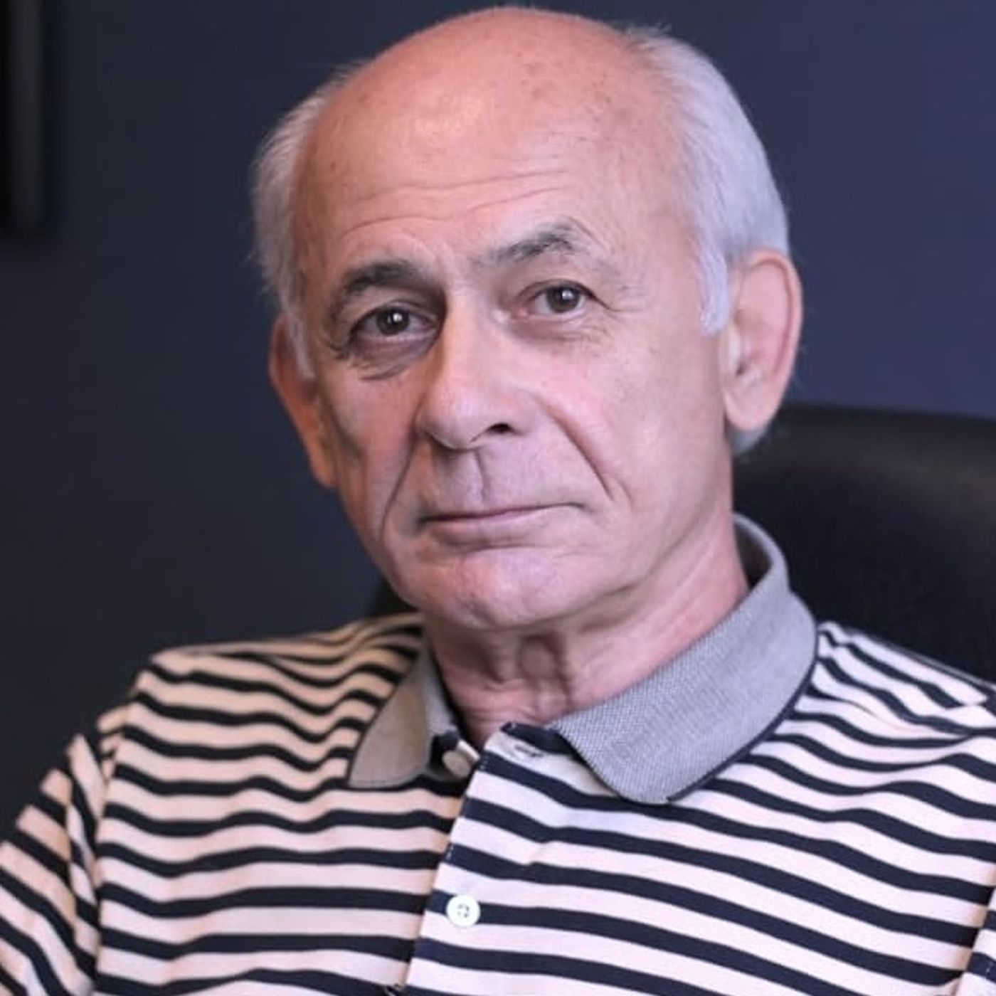 Rob McConnell Interviews - VICTOR VIGGIANI - UFOs, the Government and the Media