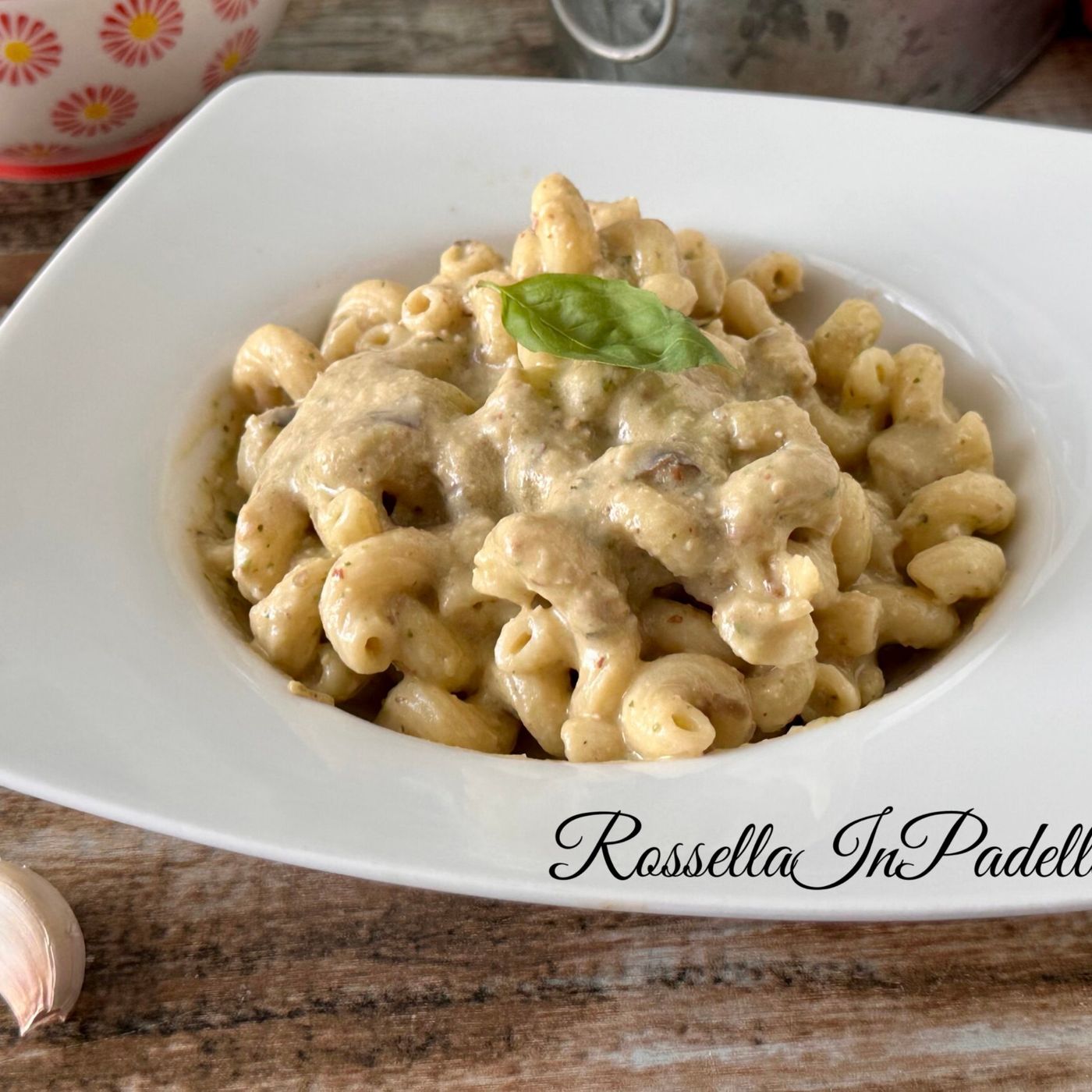 Pasta con crema di melanzane cremosa: ricetta facile e veloce episode artwork