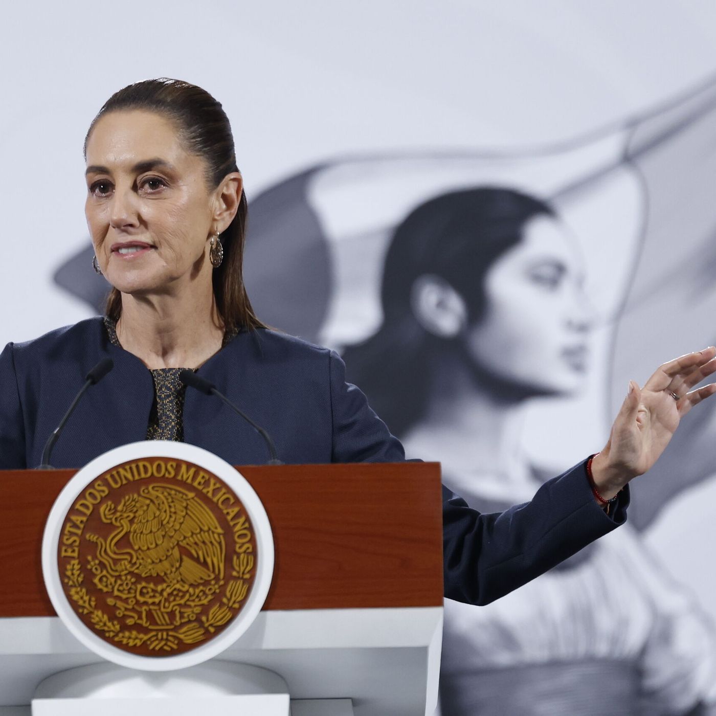 Editorial de Llamas. España no pide perdón, América debe dar gracias