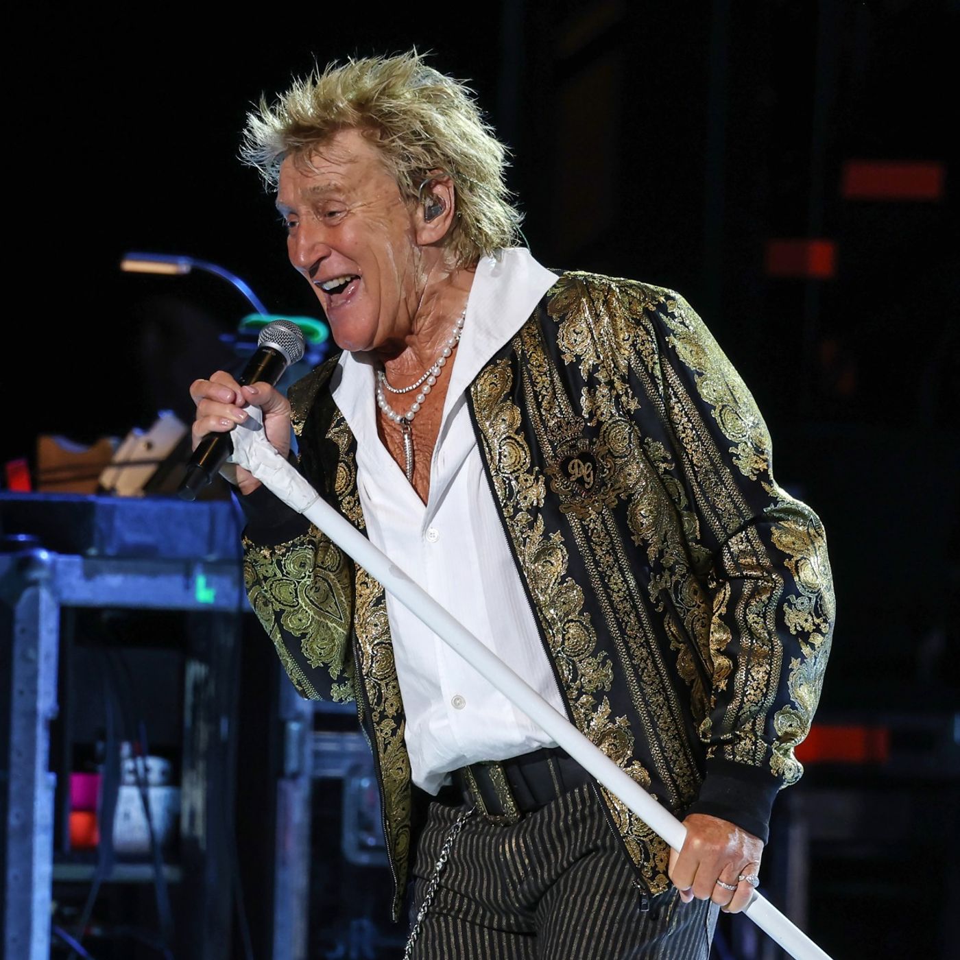 Rod Stewart cancels upcoming farewell tour dates after undergoing successful heart procedure episode artwork