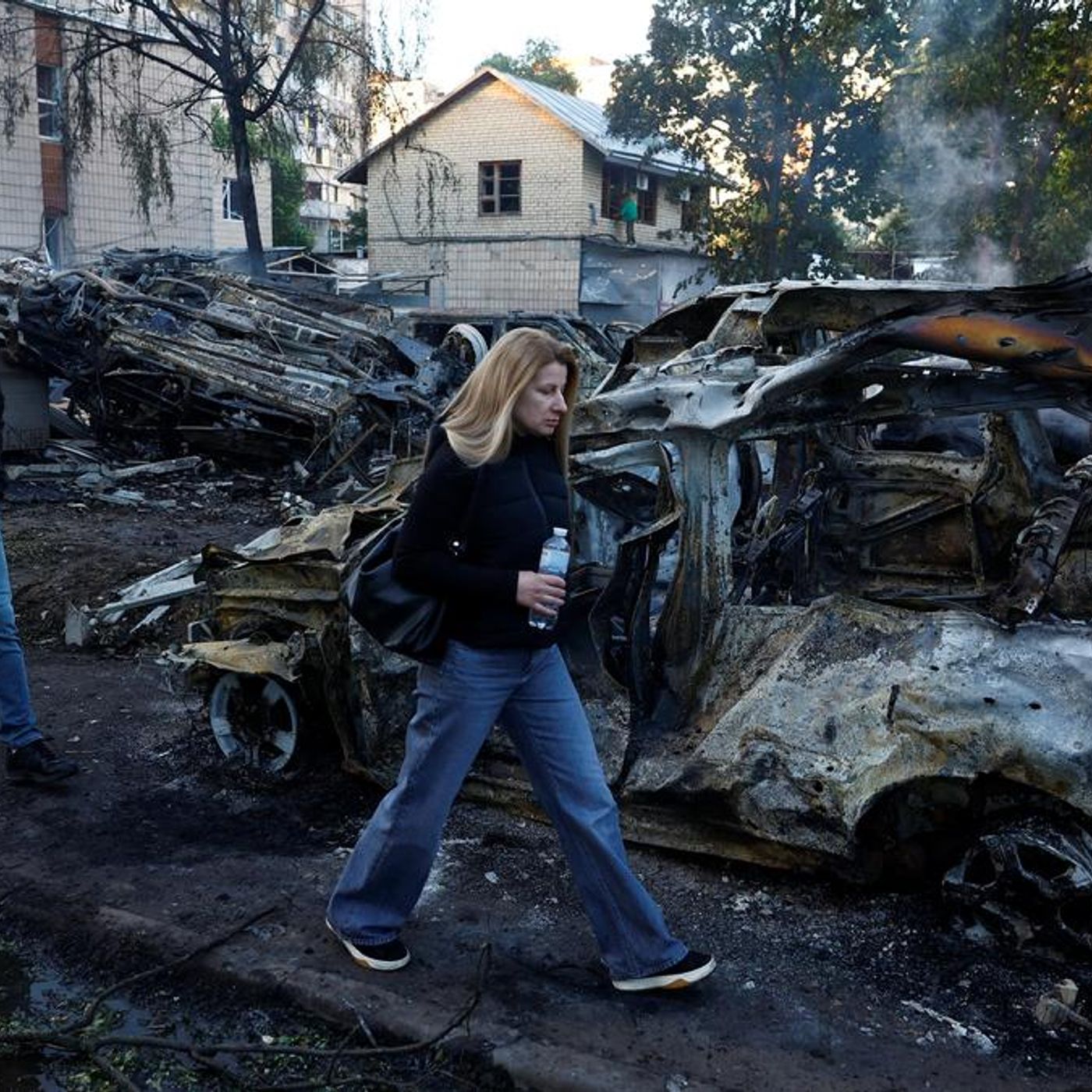 Hundreds of Russian strikes on Ukraine kill at least 16, injure and trap others episode artwork
