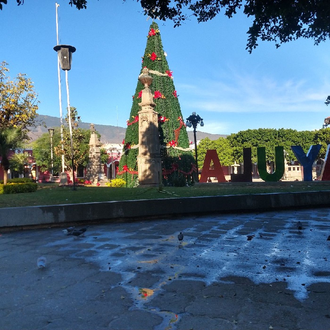 Doña Pelusita Y Conejomán