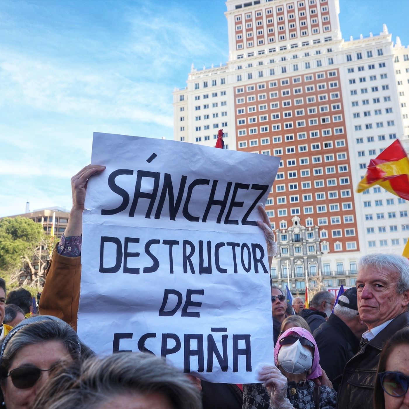 Firma de Carlos Cuesta: Sobran los motivos para manifestarse contra Sánchez