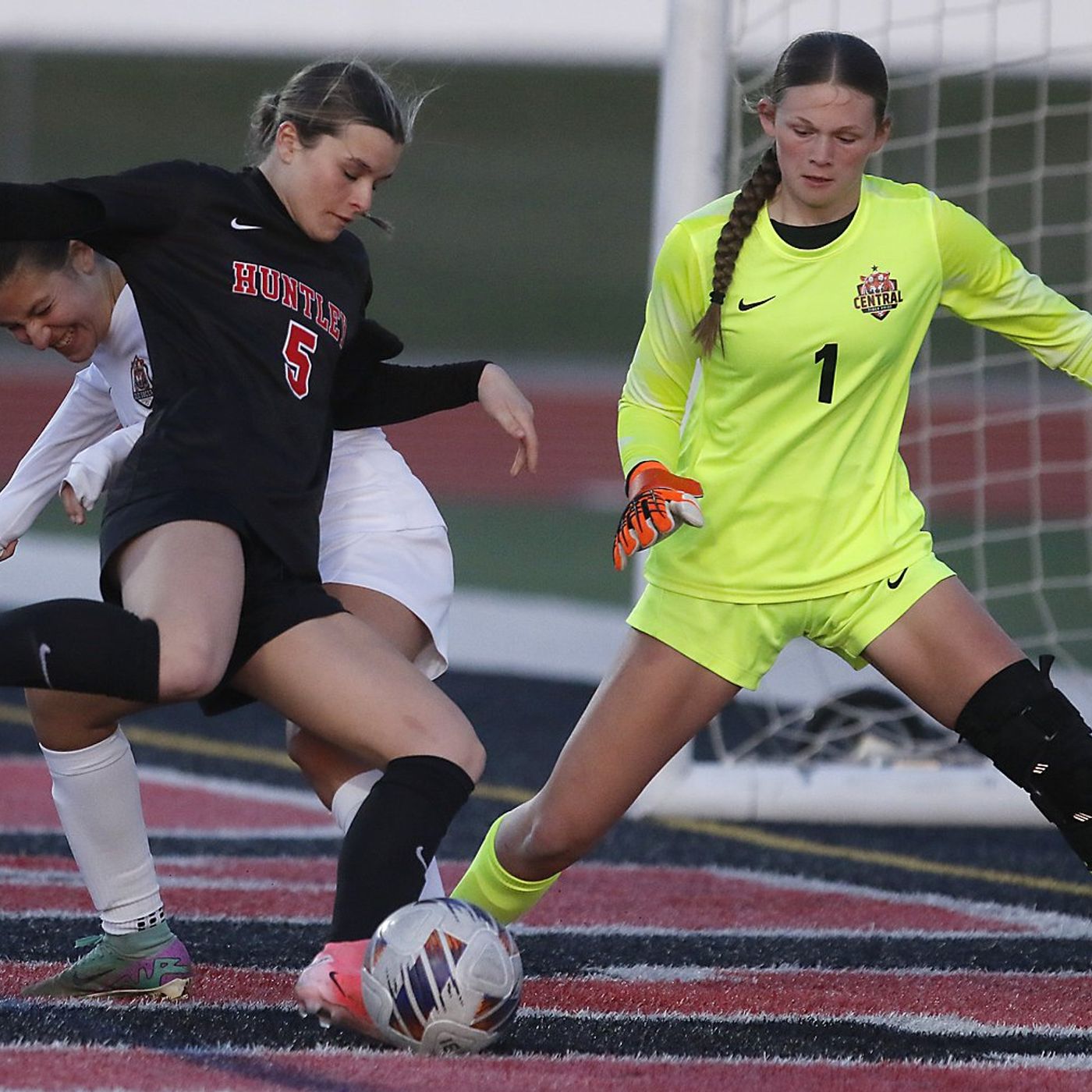 Perseverance through pain: After ACL tear, Huntley’s Maizie Nickle returns to form episode artwork