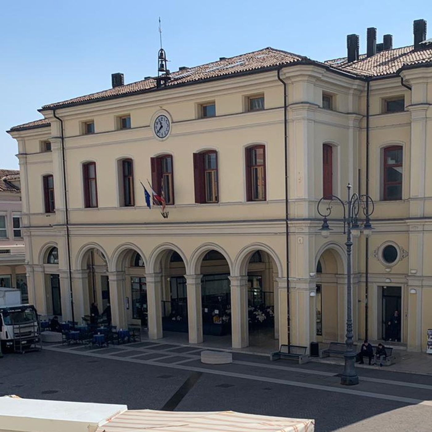 Gruppo 2 - la Piazza episode artwork