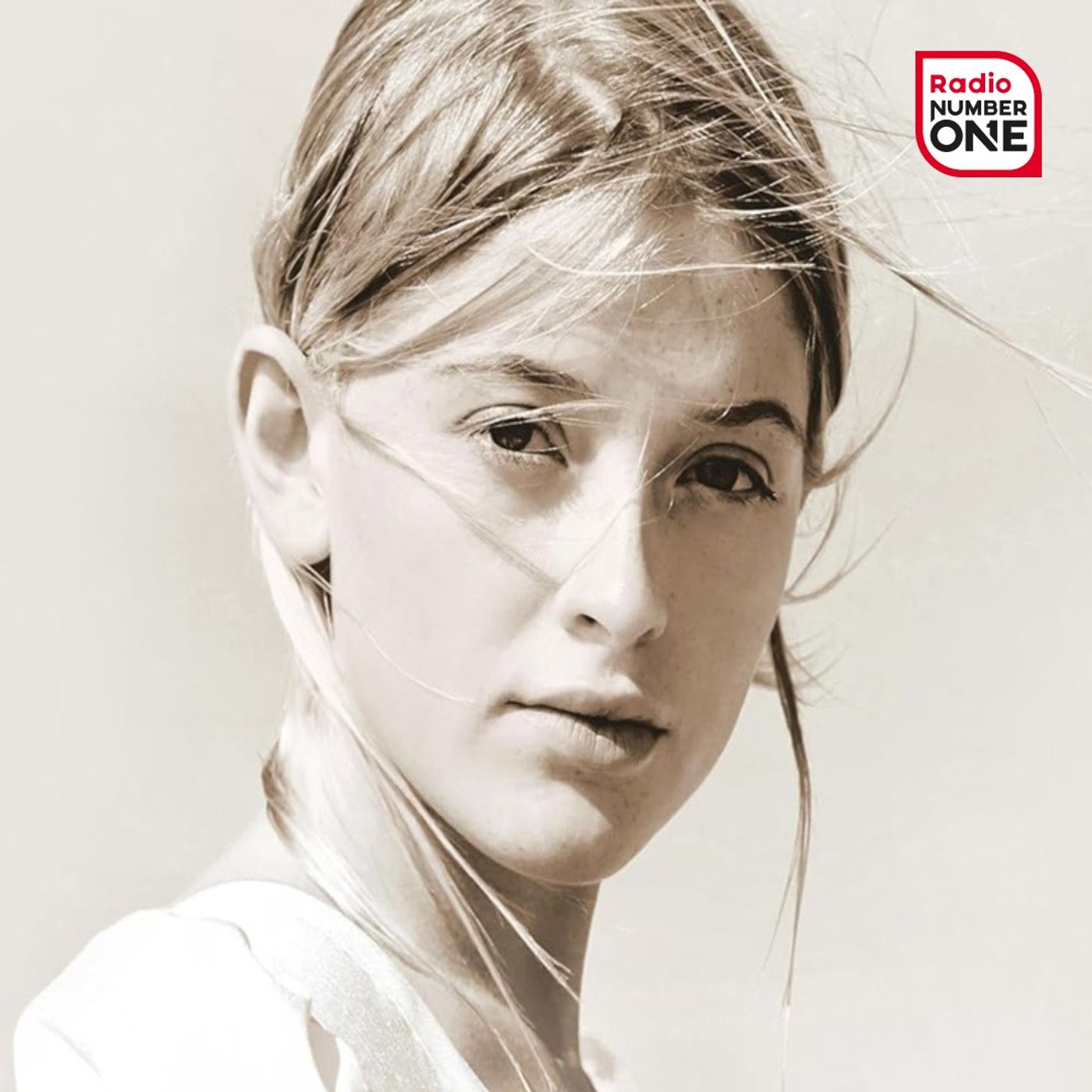 Erica Cassano: una protagonista in cerca di salvezza contro tutti e tutte