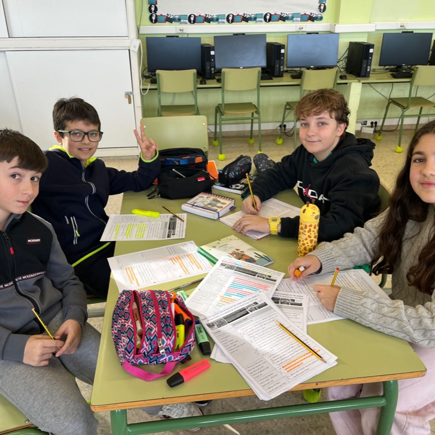6A radio practice CEIP Marina De Cudeyo - Interview to Rick - Paula M, Darío, Mario and Mario Botia episode artwork