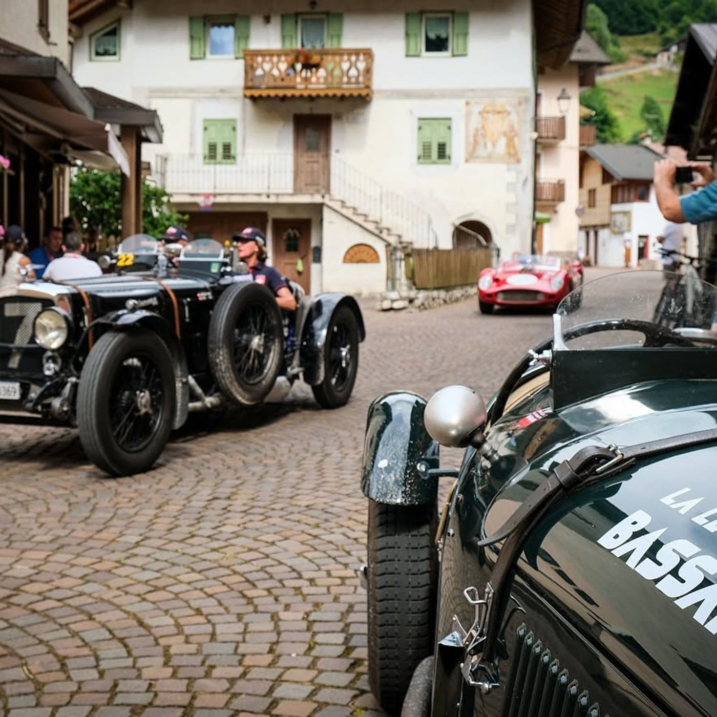 Torna la Leggenda di Bassano: cento auto storiche tra Veneto, Dolomiti e Alto Adige episode artwork