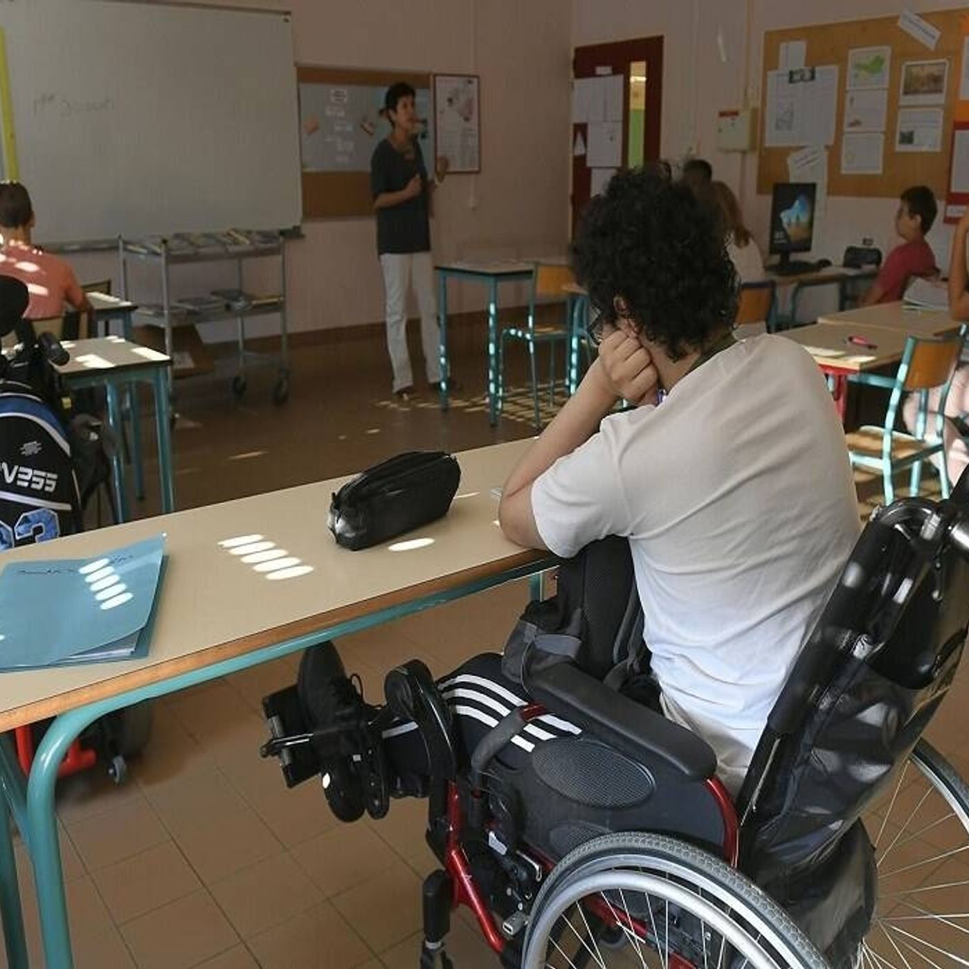 Scuola e disabilità: l’Ulss 7 attiva la task force Oss, ma esplode la polemica sui tagli episode artwork