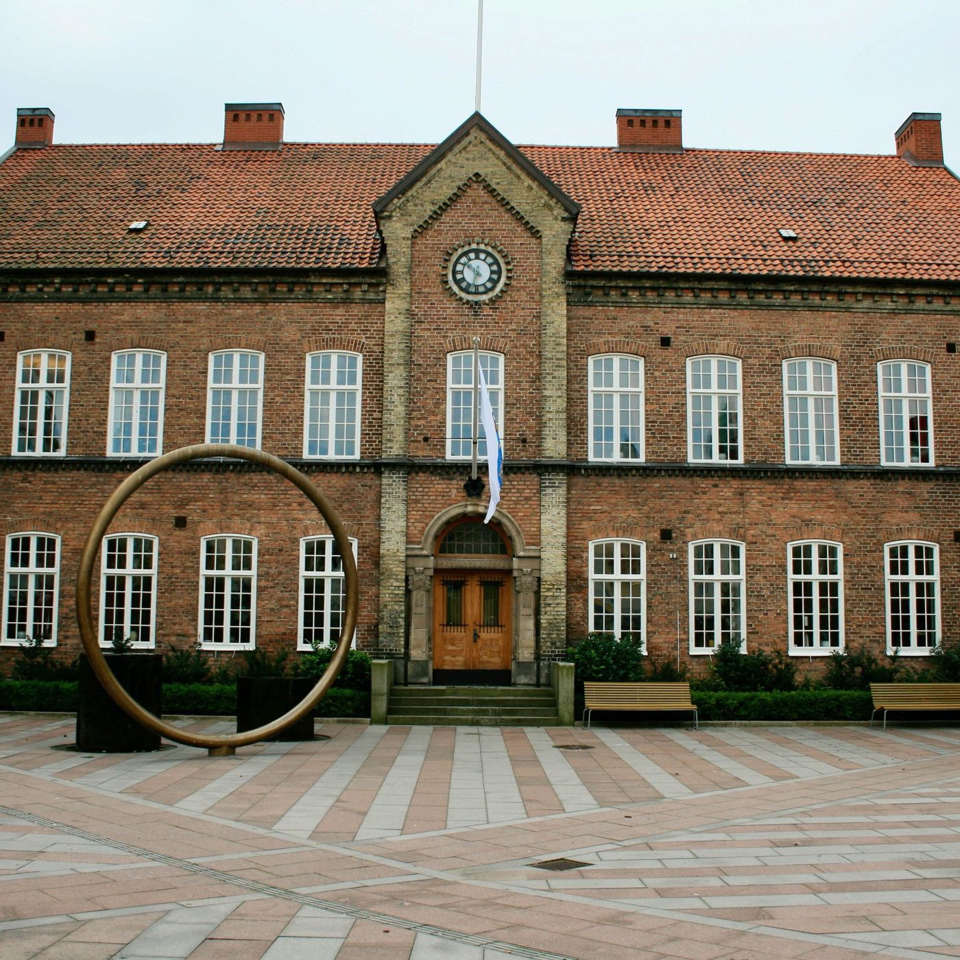 📚 Denmark’s Digital Sobriety: The Return to Textbooks and Touchstones episode artwork