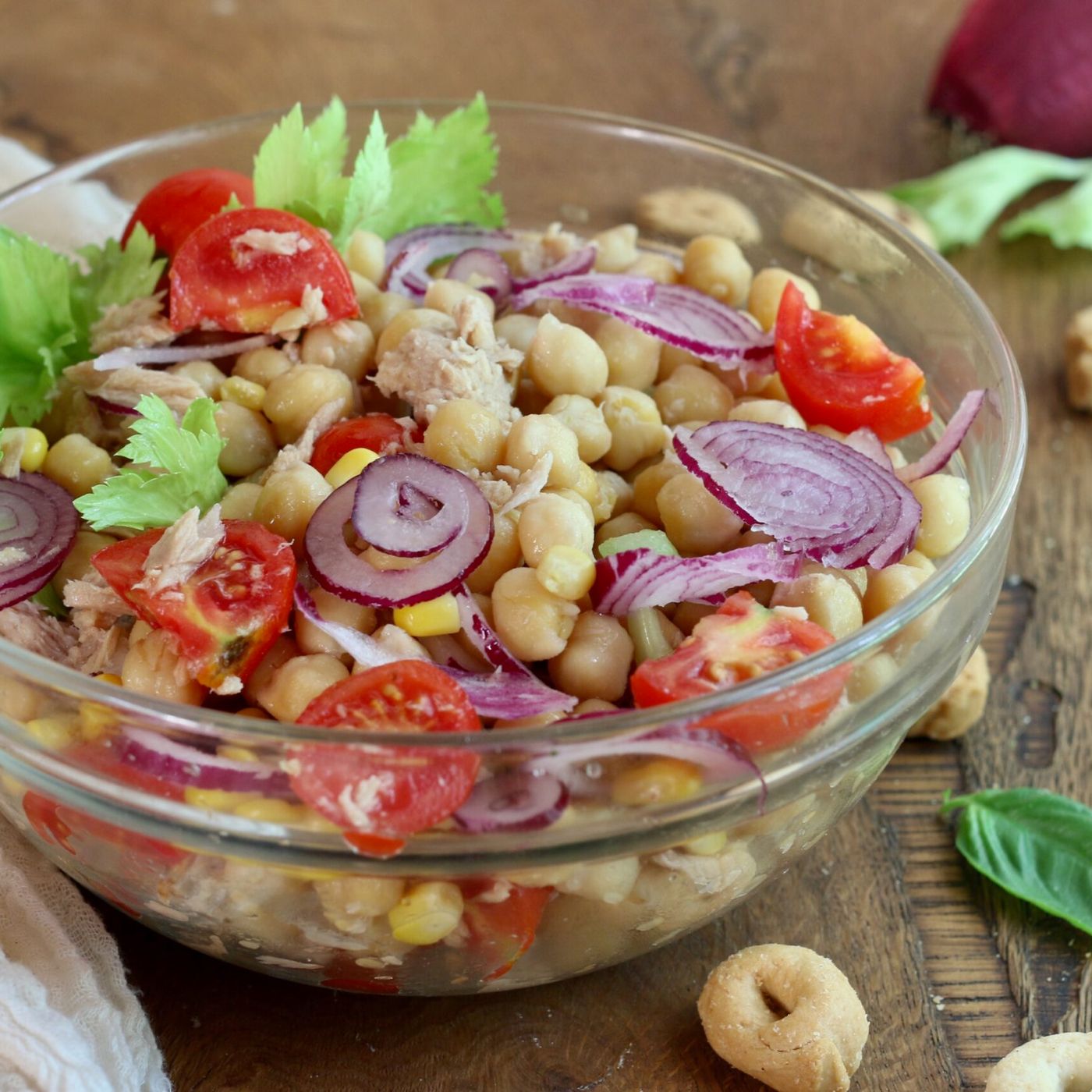 Insalata di ceci ricca: la ricetta facile, colorata e nutriente episode artwork