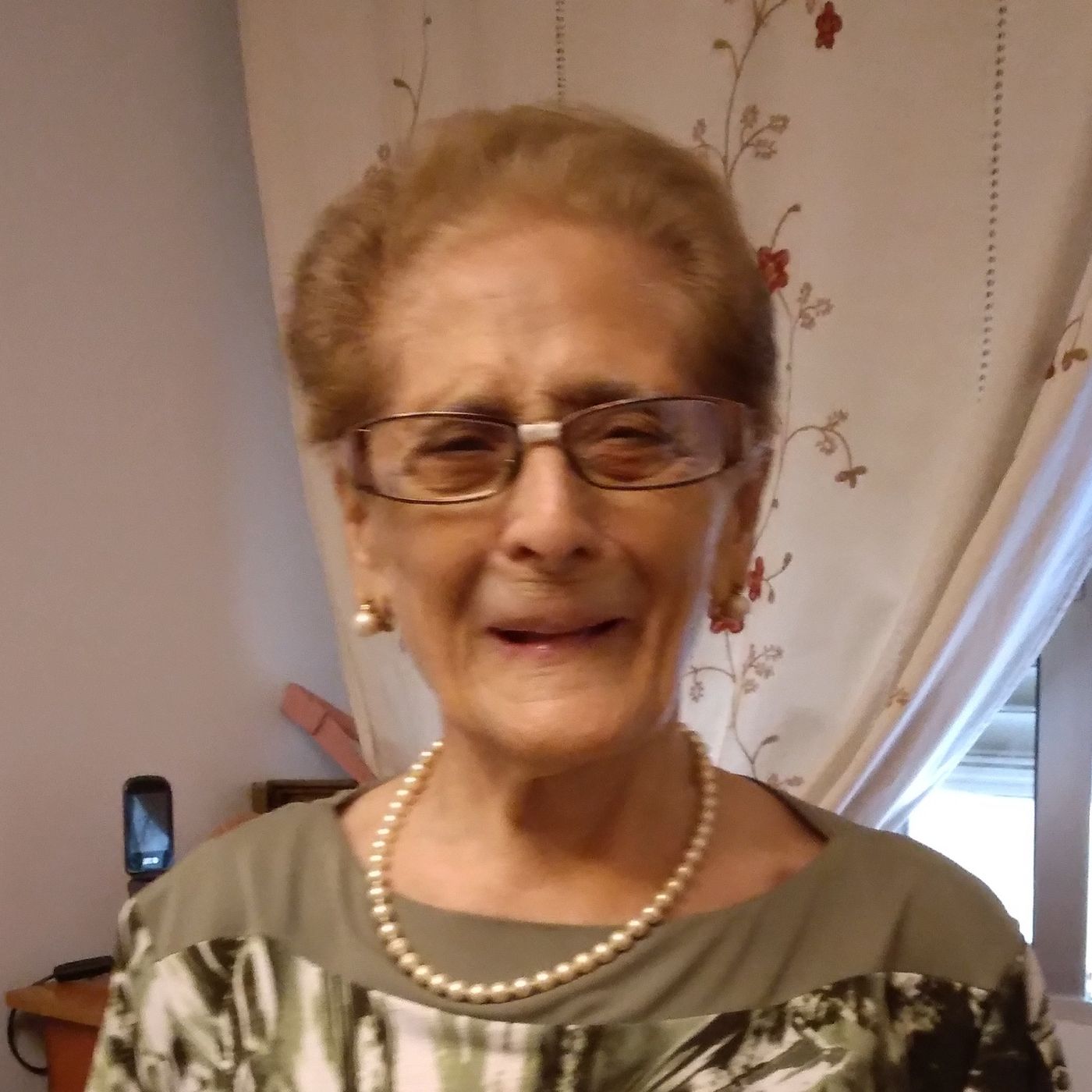 1° ISABEL 90 AÑOS, SU HISTORIA Y ANÉCDOTAS