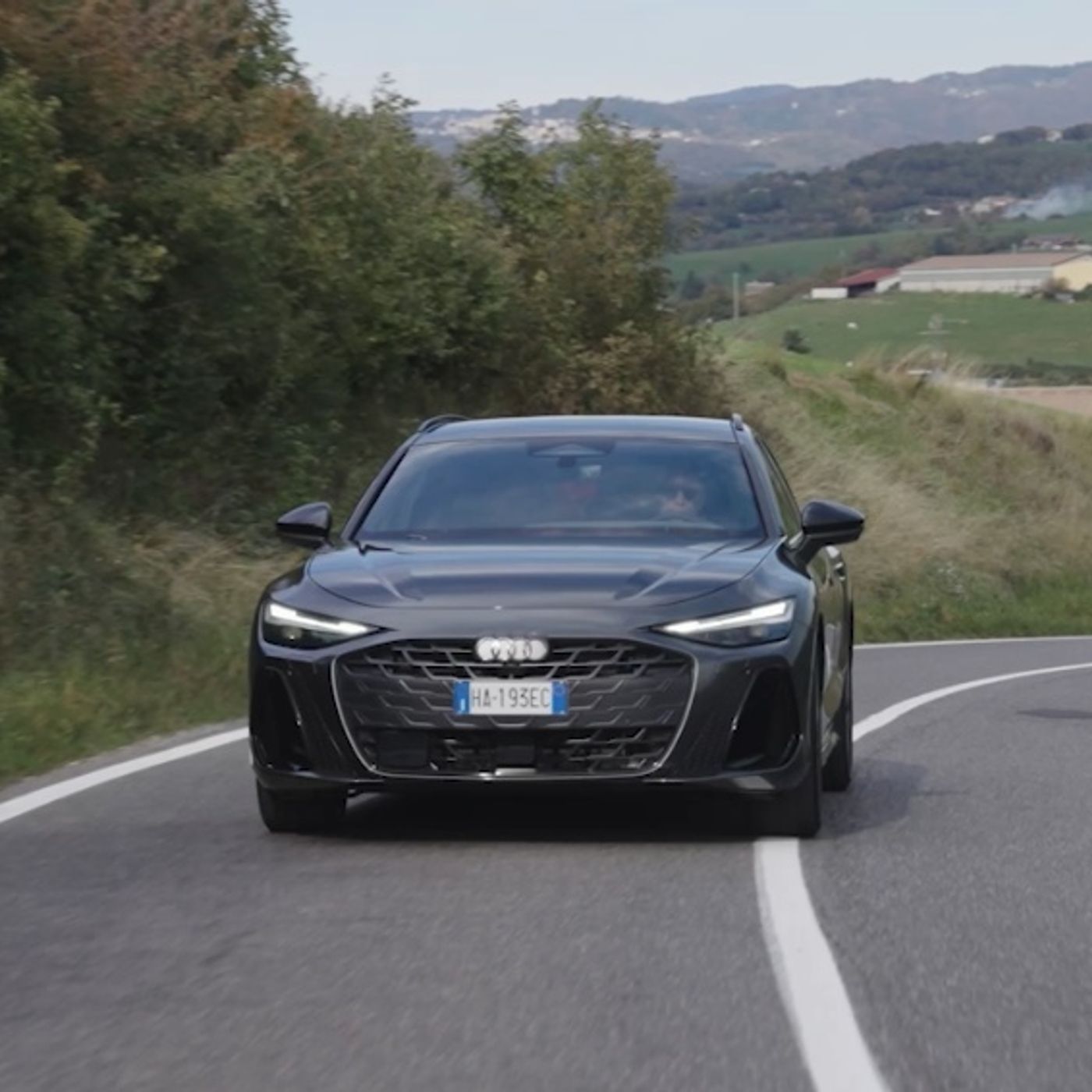 Audi A6 e-hybrid: eleganza e tecnologia tra autonomia elettrica e dinamica sportiva