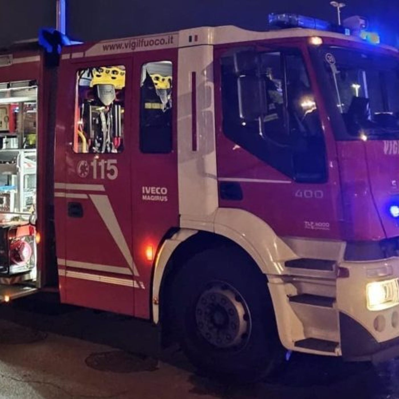 Incendio doloso a Ca’ Trenta: a fuoco l’auto e l’ingresso di una casa in via Pio X episode artwork