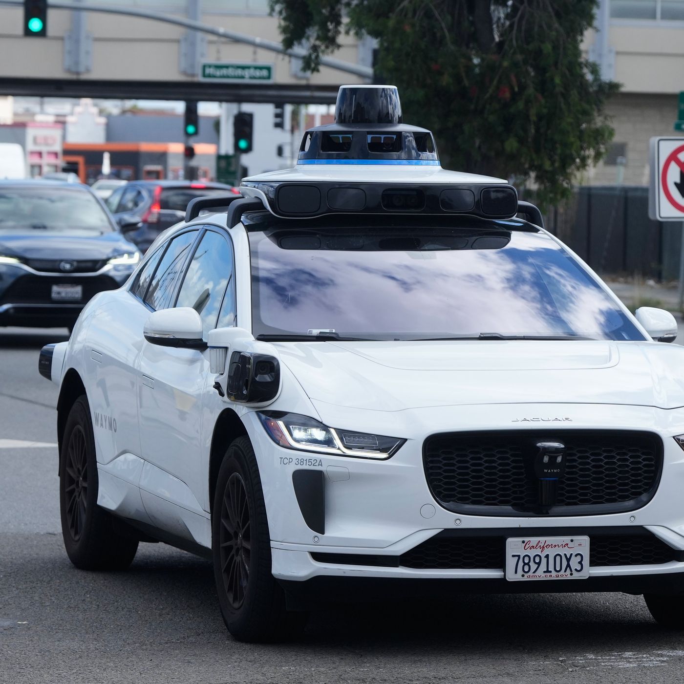 Patrick: Waymo Drives Misbehaving Teens Straight To Police