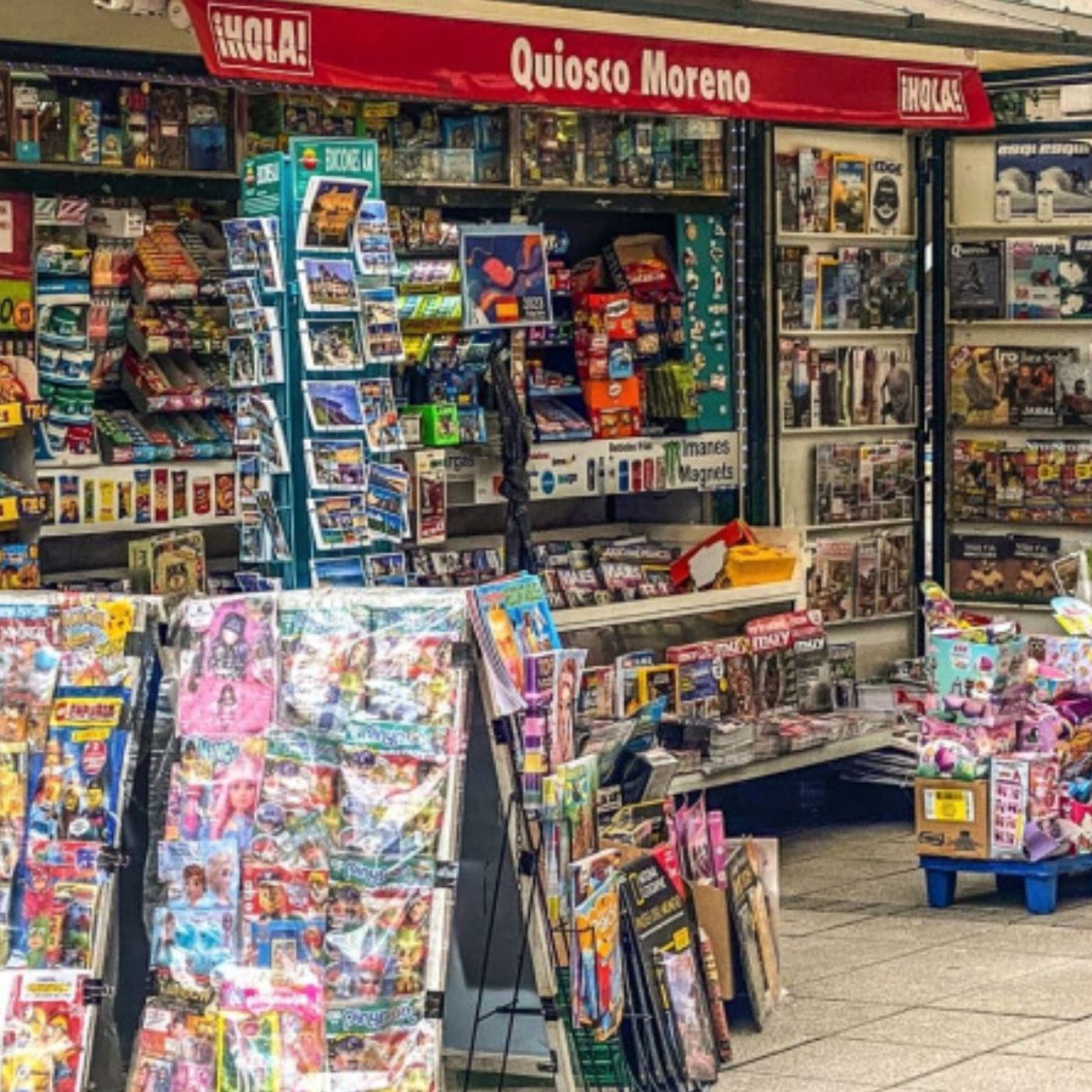 Reportaje: Los quioscos españoles se reinventan para salvarse de la extinción