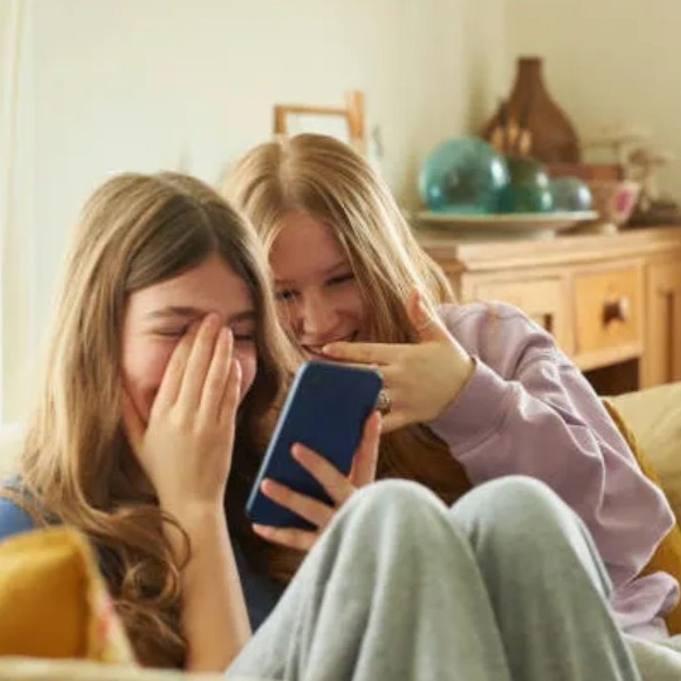 Francia24: Vietati i social ai minori di 15 anni, tutti i dettagli - il declino della Francia, ora prende a prestito al costo più alto d'Eur