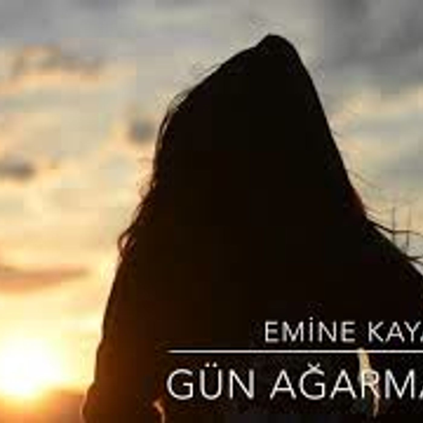 çaresiz gizledim duygularımı
