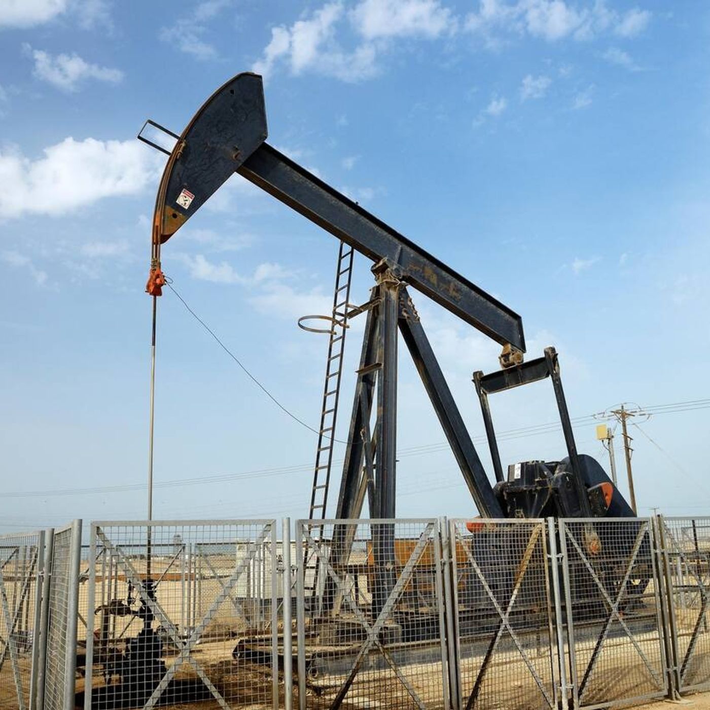 Prensa económica: El precio del petróleo sigue subiendo