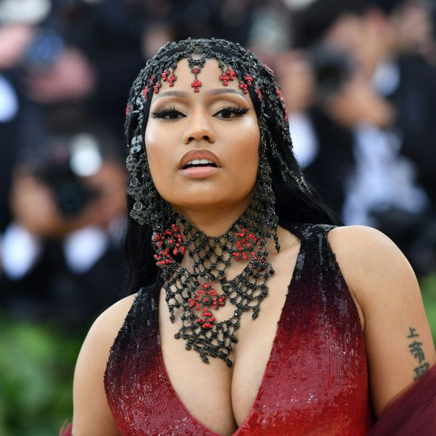 NICKI MINAJ IN HER OWN WORDS: "I WANT YOU TO SEE WHAT'S HAPPENIIIIIING!" episode artwork