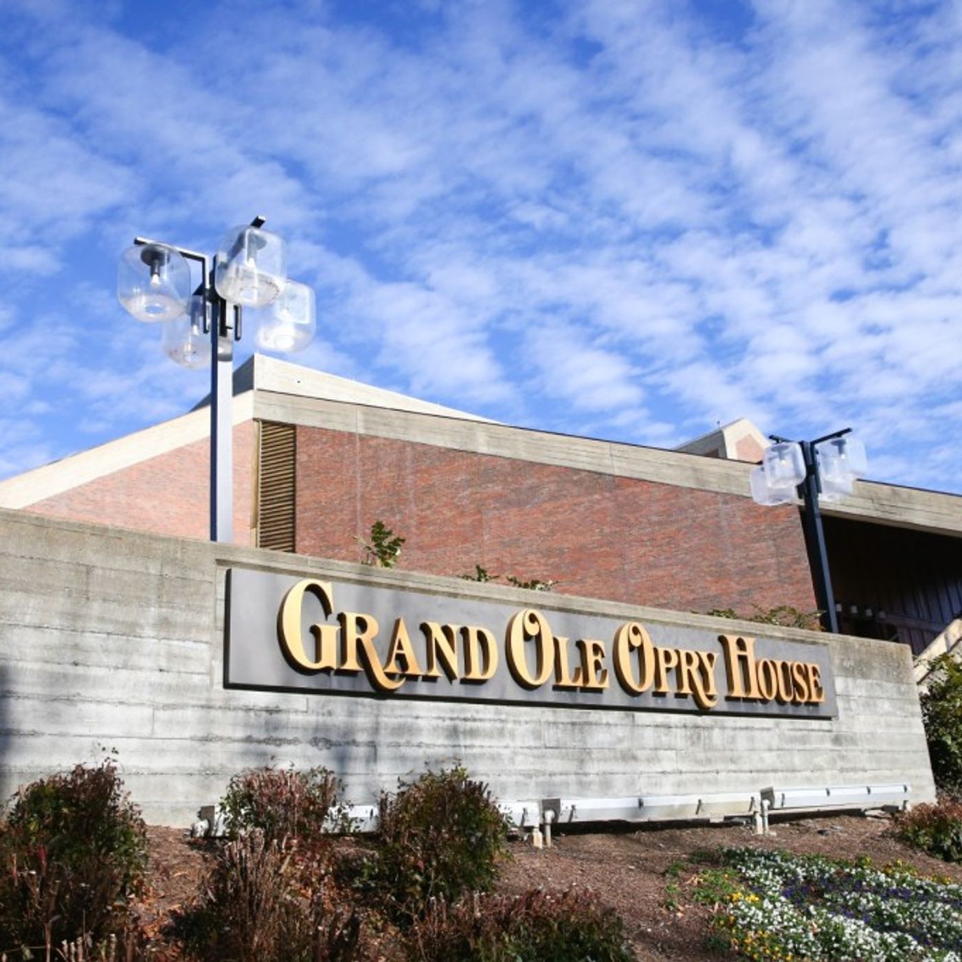 Ryman Hospitality Reviewing Offers for Potential Grand Ole Opry Sale episode artwork