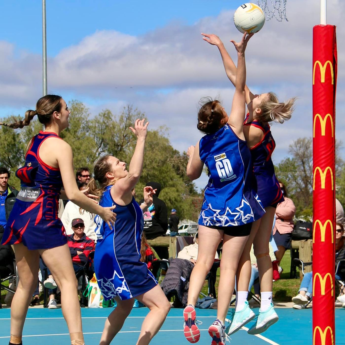 Caitlin Vine, the Ouyen United 'Head Kanga' dissects the latest news from around the club on the Flow Friday Sports Show episode artwork
