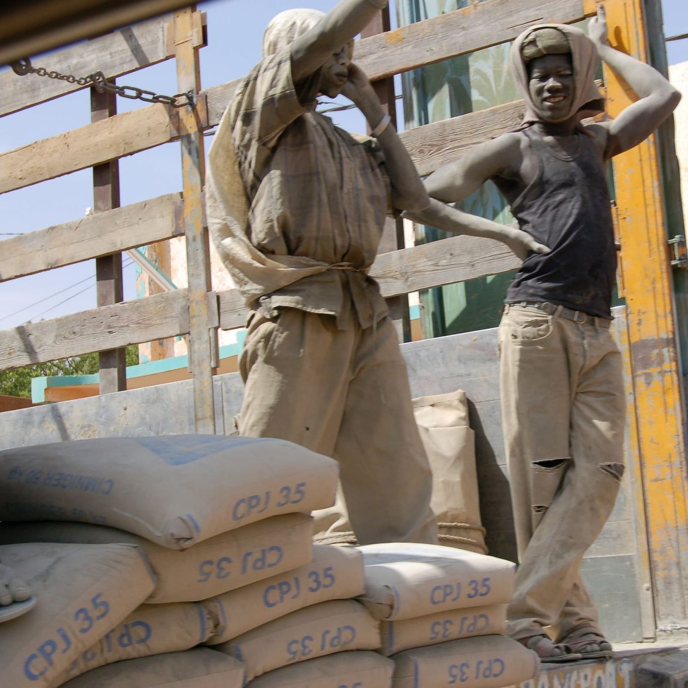 Agadez ravitaillée en ciment 32.5 episode artwork