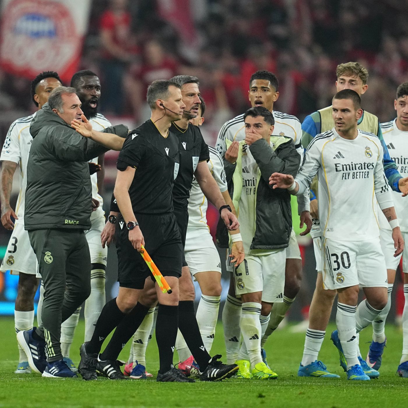 Los goles del Bayern 4 - 3 Real Madrid | El Madrid sucumbe en Alemania