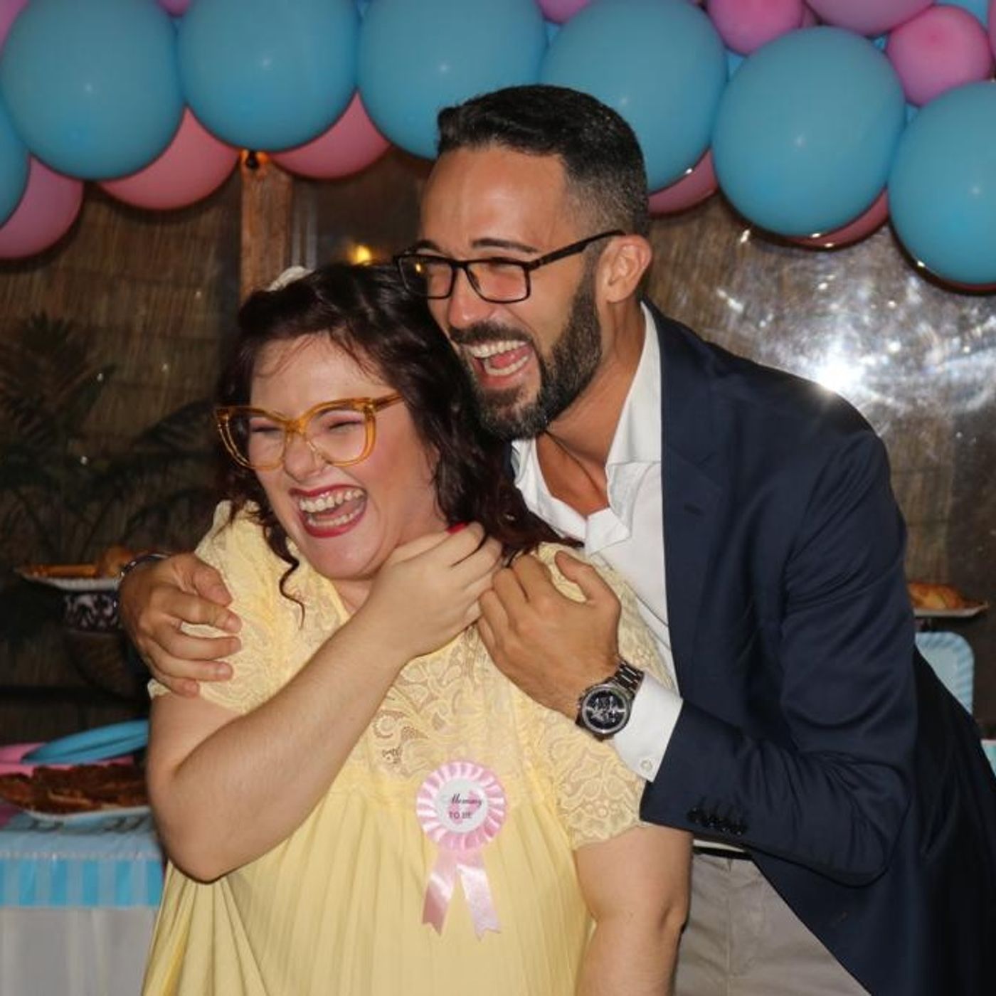 Vi svelo un segreto: è stato Batman il suo primo amore. La carezza per Andrea dell'amica Valentina
