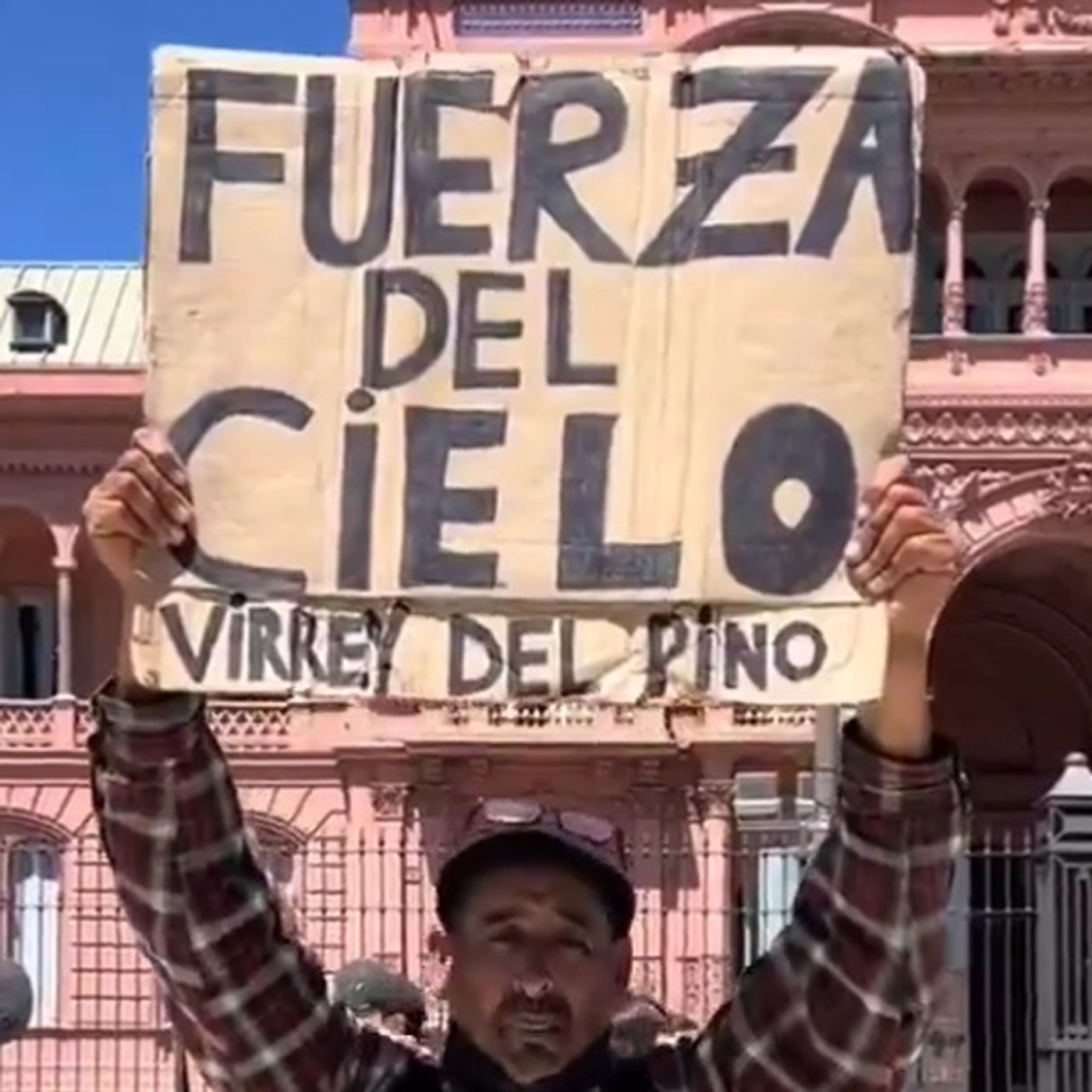 35 - hombre de defiende a Milei de las manifestaciones que hacen en contra del DNU episode artwork