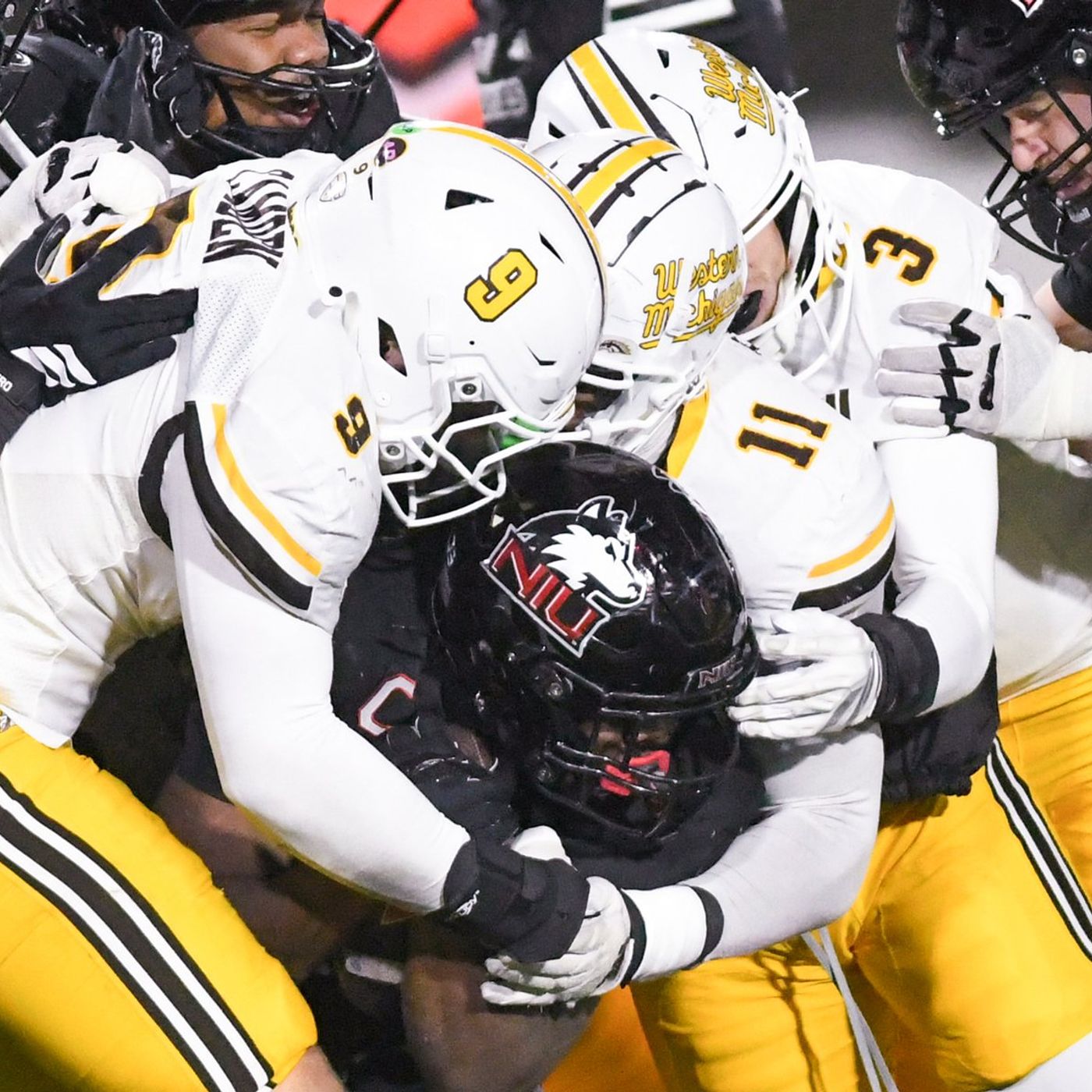 Fourth down miss changes momentum in NIU’s loss to Western Michigan episode artwork