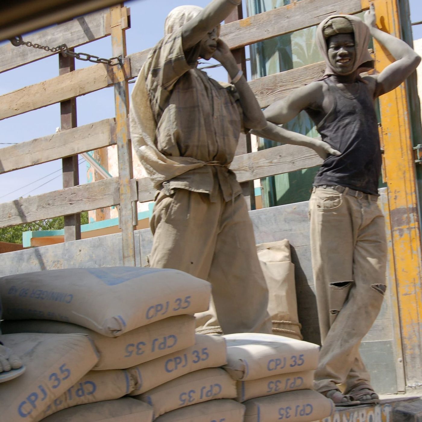 Agadez ravitaillée en ciment 32.5 episode artwork