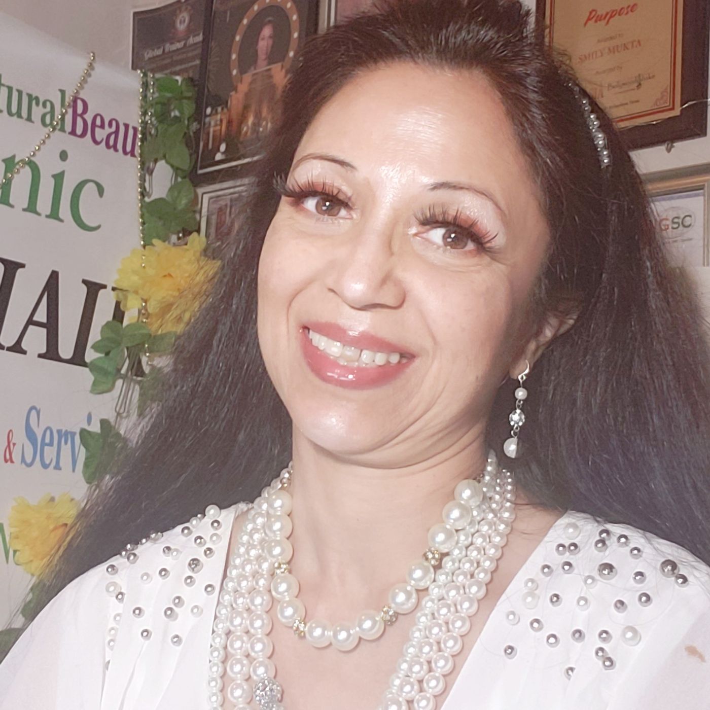 Indo-American plant biologist, ambassador & founder of #1Natural Beauty Smilymutkah Ghoshal! episode artwork
