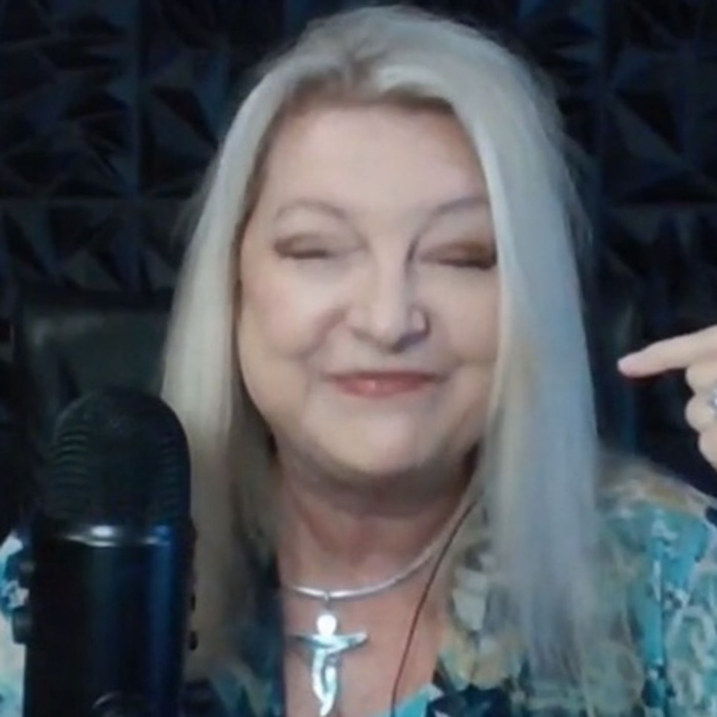 Mission Evolution Radio Show with Gwilda Wiyaka Interviews - JILL JACKSON  - Manifesting 3D