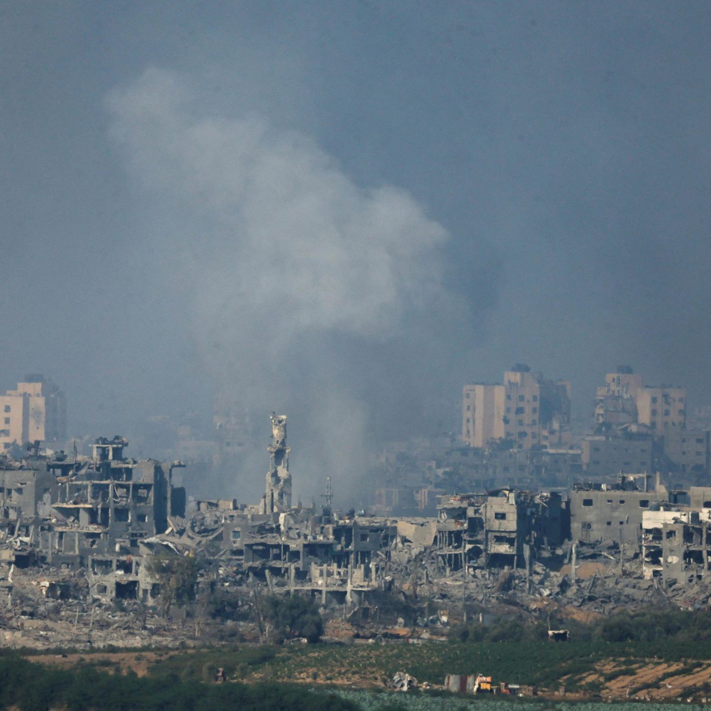 The rules of war in Gaza, rate pauses on both sides of the pond and Musk in the UK