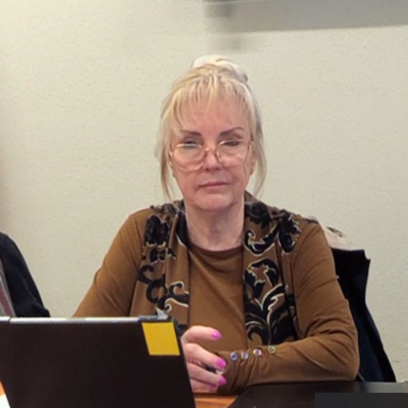 4-22 News - County Commission meets with Commission Chair in court tomorrow