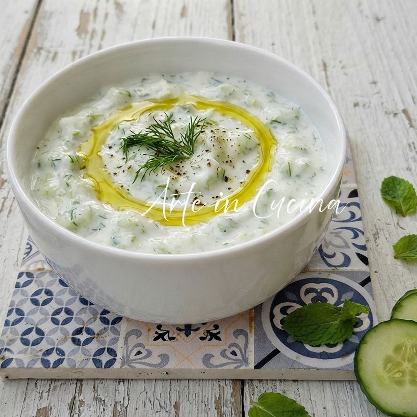 SALSA TZATZIKI: la vera ricetta greca fresca e facilissima
