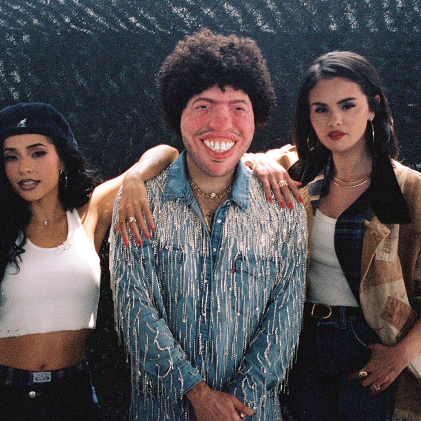 Selena Gomez, Becky G, and Benny Blanco Just Dropped the Video of the Summer