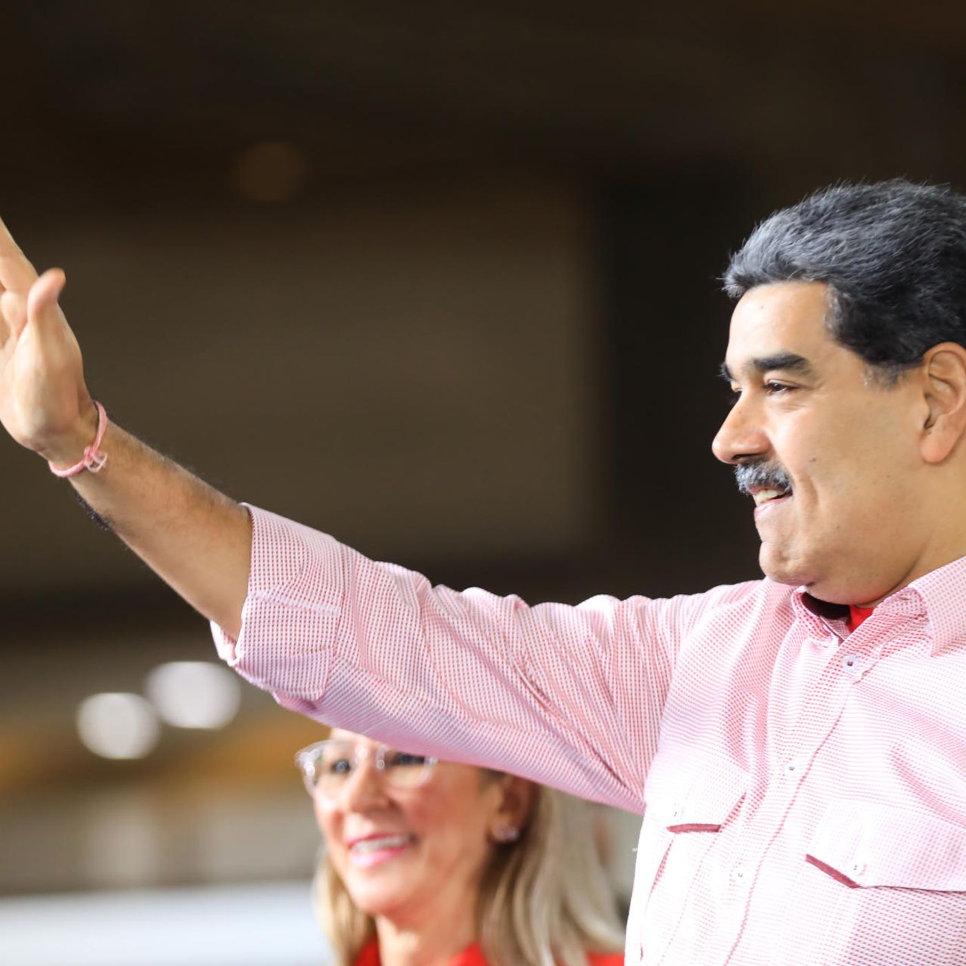 Las Noticias de La Mañana: Maduro se pone nervioso ante el despliegue militar de EEUU