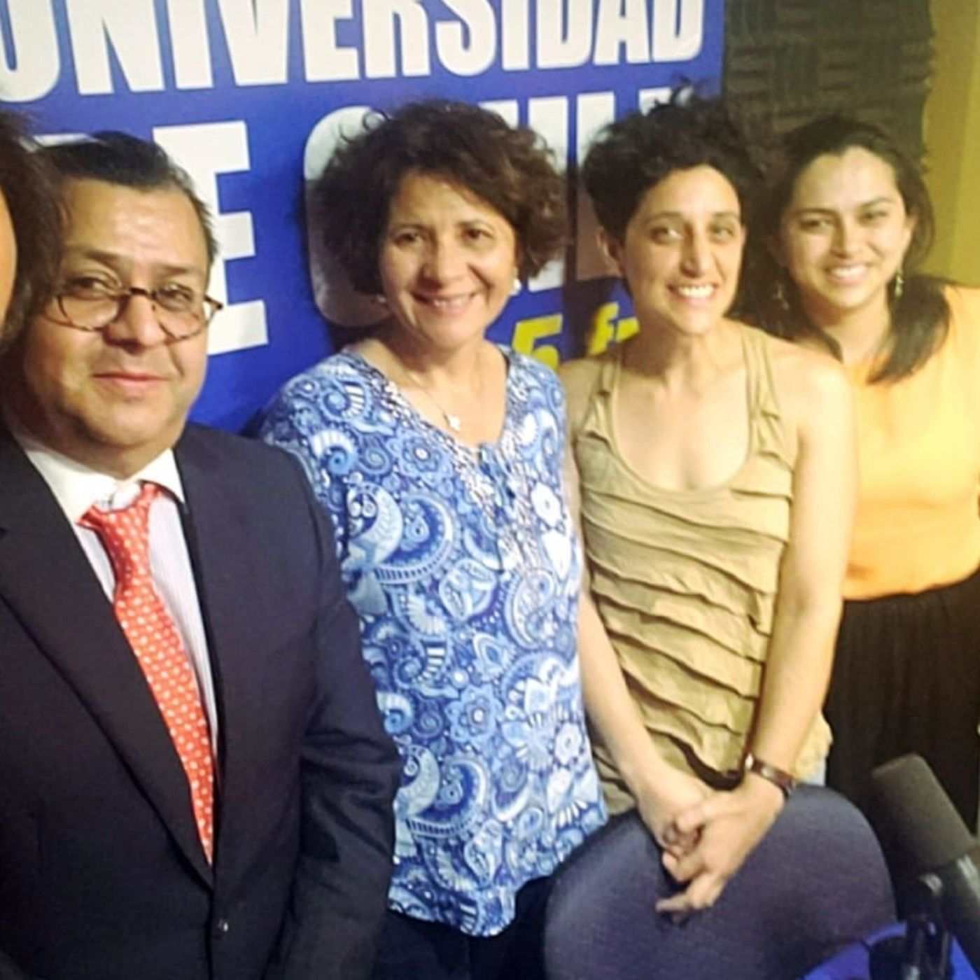 Cónsul de Colombia nos cuenta todo sobre la Feria de Servicios episode artwork