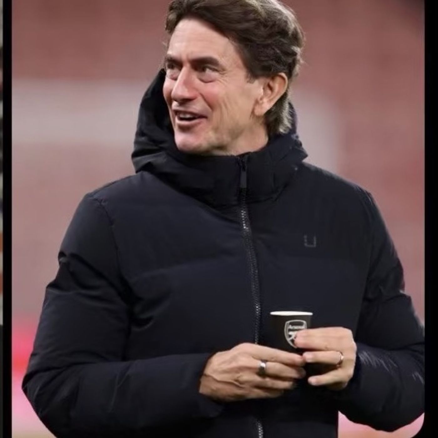 S82E33: "It Would Be Completely Stupid Of Me To Take It If I Knew." - Thomas Frank Holding An Arsenal Cup