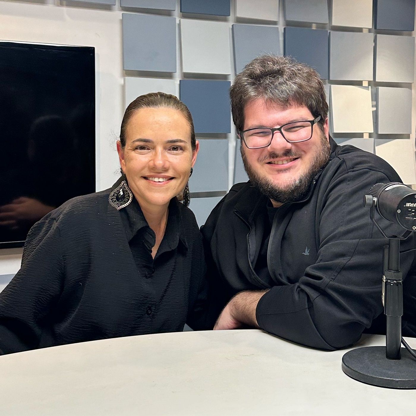 Antenados #240 - Danilo Gobatto entrevista Vânia Abreu episode artwork