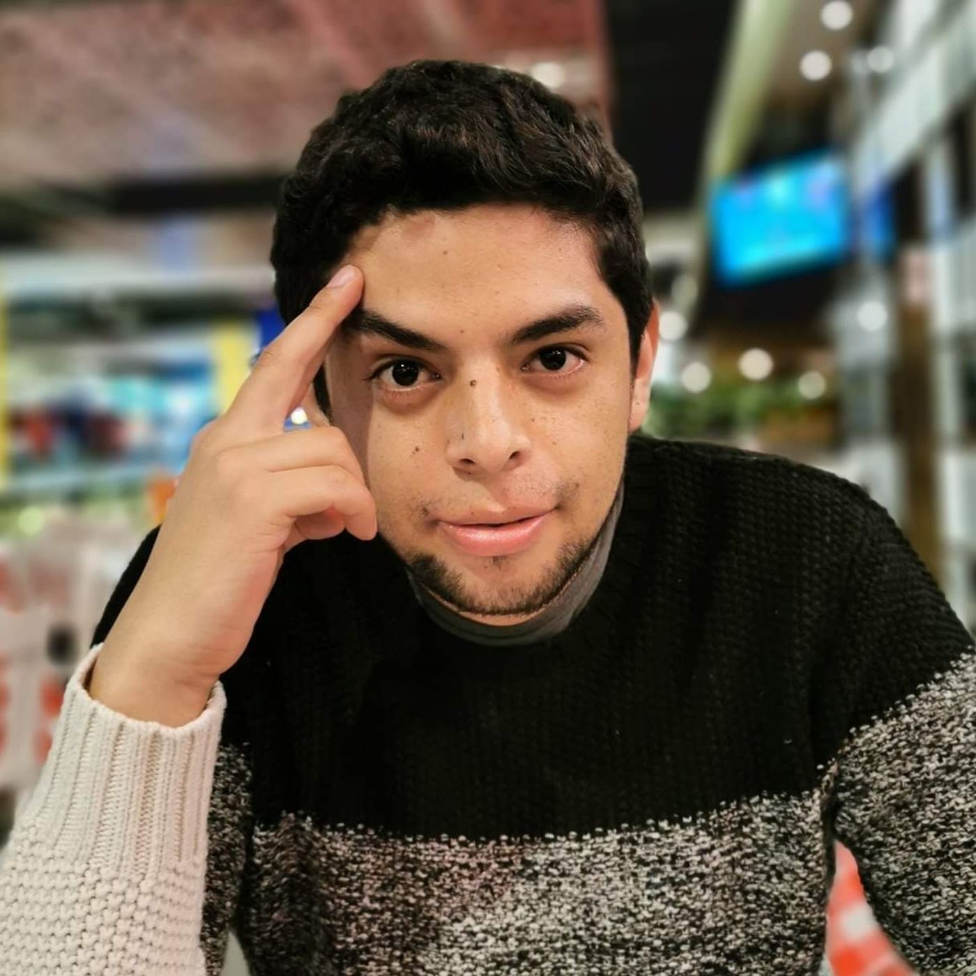 La historia de Faber Burgos el influencer que grabó la tierra con una Go Pro y un globo con helio episode artwork