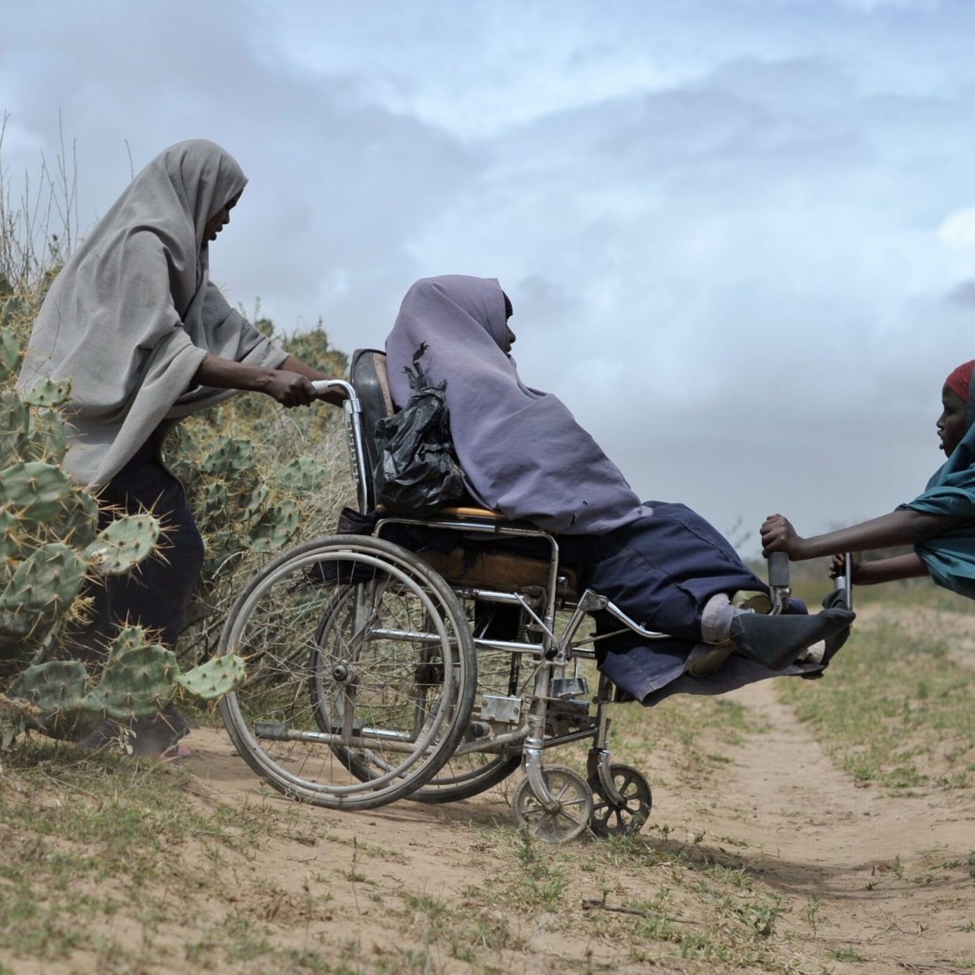 Le journal du 3 décembre 2025 - Inclusion des personnes handicapées et affaire des tonneaux radioactifs à Madaouela episode artwork