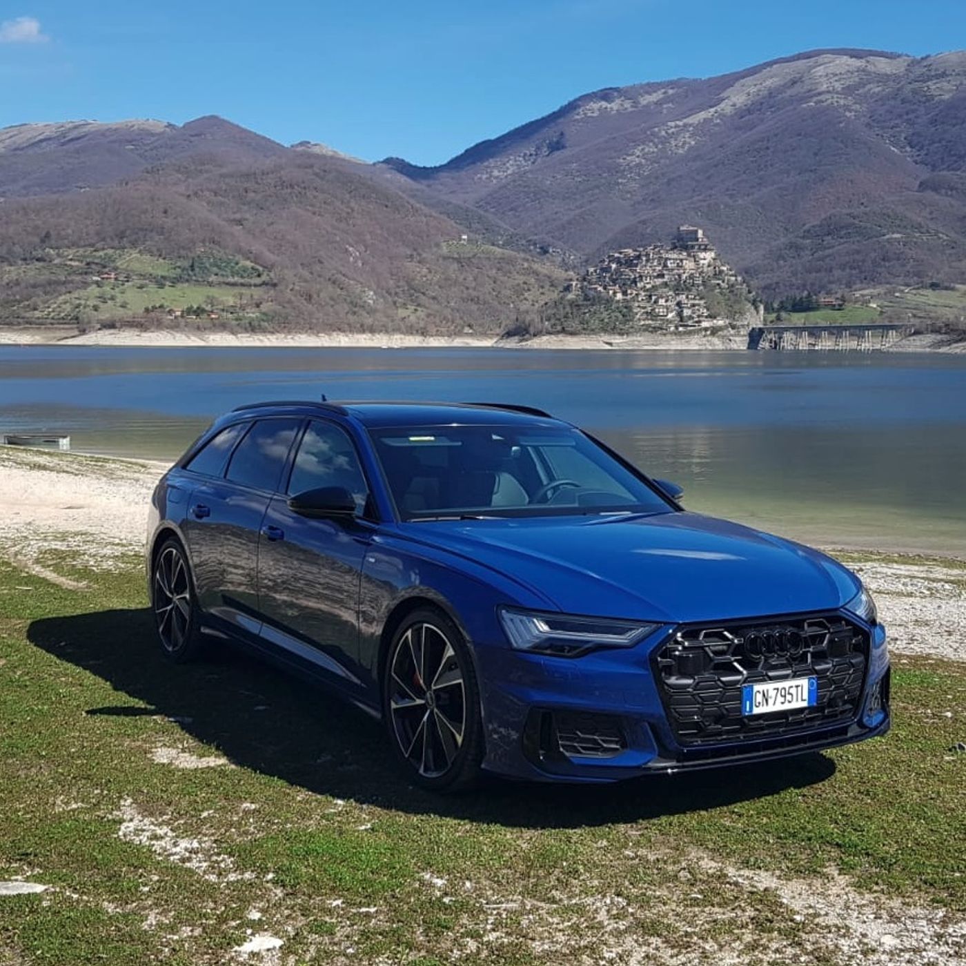 Audi A6 Avant TFSI-e Plug-in Hybrid – La regina delle Wagon episode artwork