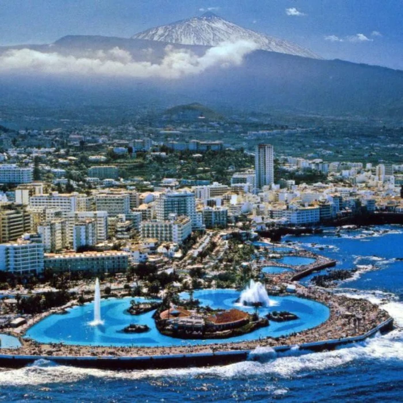 La Diez Capital Radio